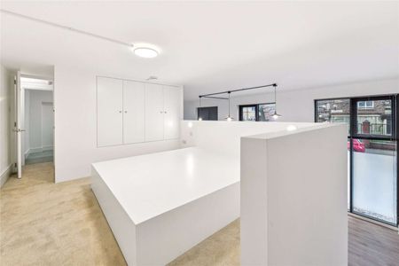 A modern apartment, close to Battersea Park - Photo 2