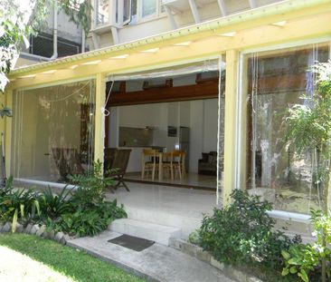 Stylish Harbourside Garden Apartment - Photo 3