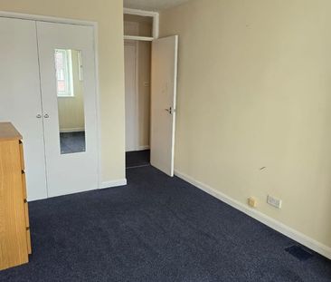 1 Bed Flat, Marchside Close, TW5 - Photo 3