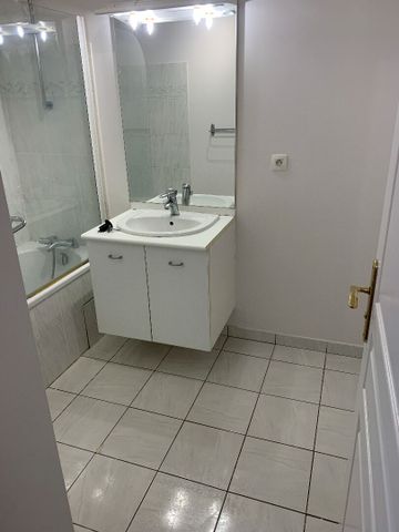 Location Appartement 2 pièces 46m² - Photo 3