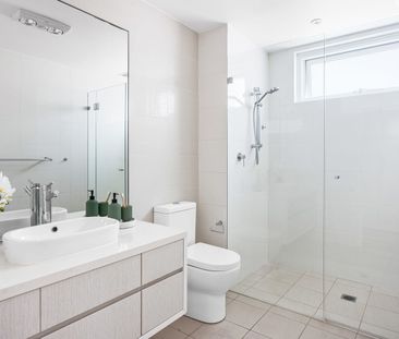 Corner apartment with Silkstone park views - Photo 6