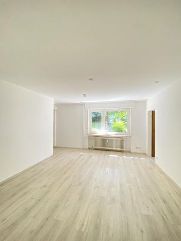 **Senioren ab 50 Jahren mit WBS** 2-Zimmer-Wohnung in Solingen Mitte mit Balkon und Laminatboden - Photo 4