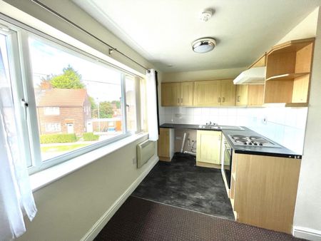 SPECTACULAR TWO BEDROOM FLAT IN THE STRIKING CITY OF WAKEFIELD!!! - Photo 2