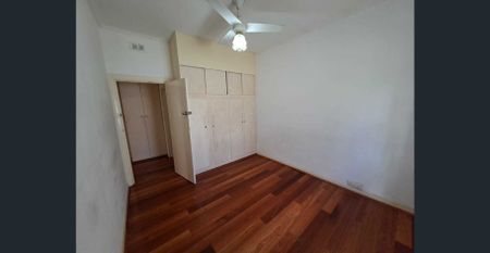 ✨ Spacious, Convenient & Modern Living ✨ - Photo 2