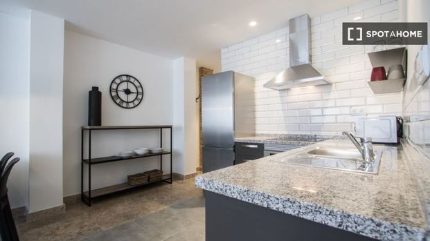 2 bedroom luxury Flat for rent in Valencia - Photo 1