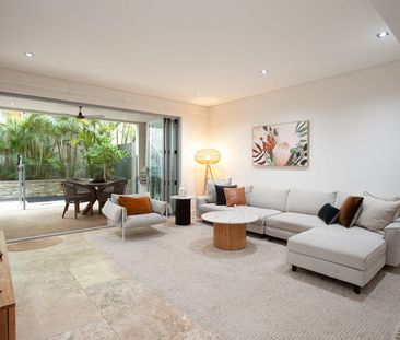 3 bedroom beach house with pool and parking close to the beach - $3... - Photo 2