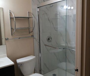 Newly renovated shower room, one Bedroom plus Den in Chinatown — 1 ... - Photo 1