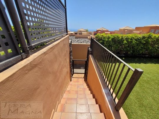 2 room luxury Villa for rent in Adeje, Canary Islands - Photo 1