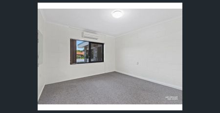 STUNNING UNIT CLOSE TO HOSPITAL - Photo 5