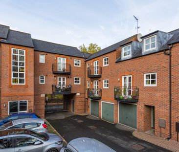 St Gregorys Mews Tanner Row York YO1 - Photo 5