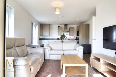 2 bedroom ground floor flat to rent - Photo 2