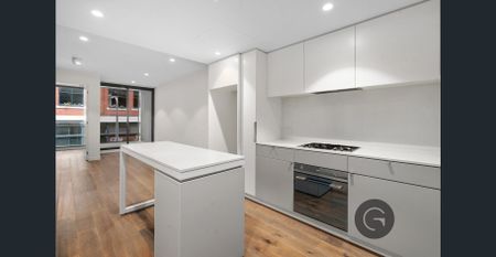 Boutique Living In Lively Collingwood - Photo 2