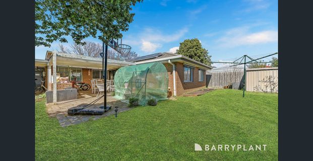 Family Living in a Quiet Berwick Pocket - Photo 1