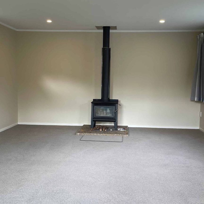 Beautiful Family Home Offering Space & Convenience - Photo 1
