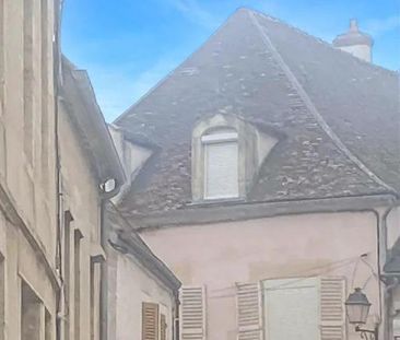 A LOUER: Un Studio situé au 2ème étage sans ascenseur en centre vil... - Photo 2