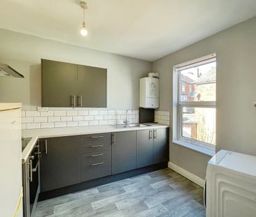 2 bedroom Apartment to let - Photo 5