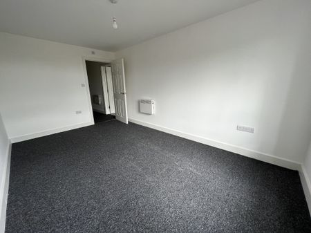 town centre, BA20 1FF, Yeovil - Photo 2