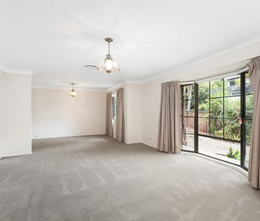 Spacious Family Home | Swimming Pool - Photo 1