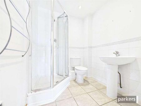 Quadrant Court, Jubilee Square, Reading, Berkshire, RG1 - Photo 2