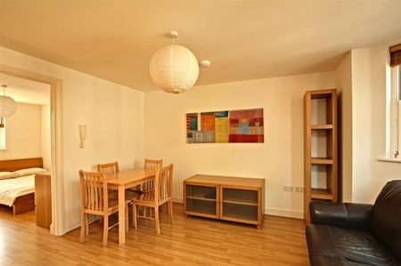 1 bedroom flat to rent - Photo 2