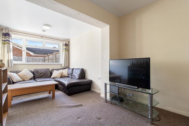 6 bedroom semi-detached house to rent - Photo 1