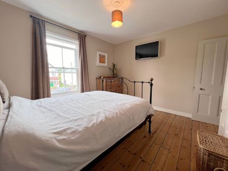 Winchester Street, Farnborough, Hampshire, GU14 - Photo 5