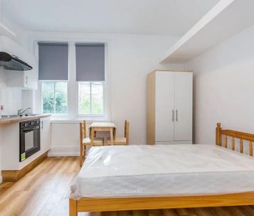 Studio to rent - Photo 1