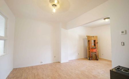 For Lease - 1354 Caroline Street, Burlington, Ontario - Photo 3