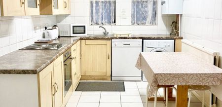 Three Bedrooms Apartment in Porchester Place, W2 - Photo 5