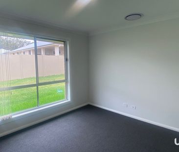 Generous Family Living in the Heart of Huntlee! - Photo 5