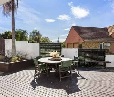 Sunny spacious house with sea views - Photo 2