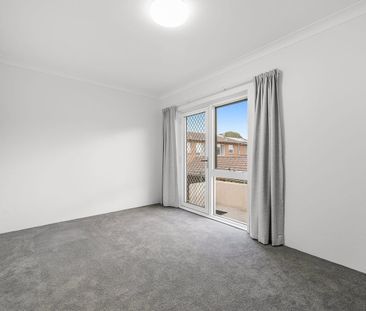 Charming Two-Bedroom Townhouse in Bay Park Gardens - Photo 3