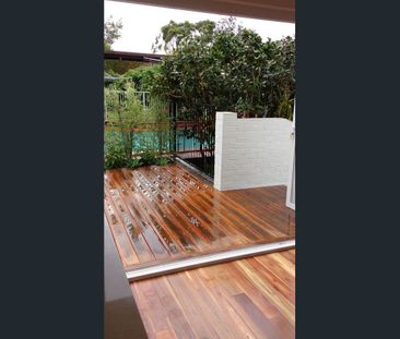 Spacious, north-facing open plan living area with high ceilings - Photo 3