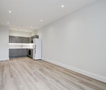 1 bed flat to rent in Station Road, Egham, TW20 - Photo 6