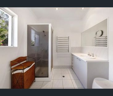 Stylish Coastal Living in the Heart of Noosa Heads - Photo 3