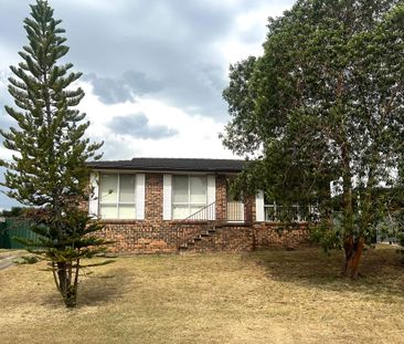 3 Bedroom Home on Huge 650.9 m² Block - Photo 2