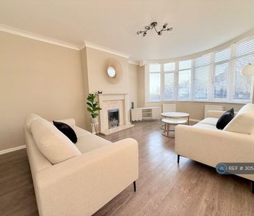 3 bedroom semi-detached house to rent - Photo 1