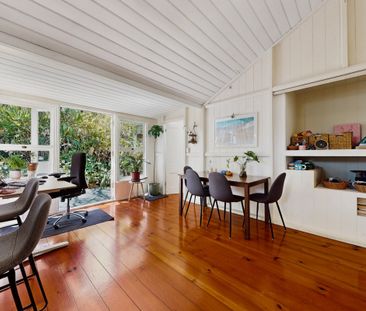 Charming Character Home In The Heart Of Paddington! - Photo 3