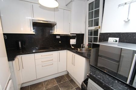 Oakfield Avenue, Glasgow, G12 - Photo 4