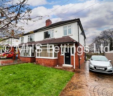4 Bedroom Semi-Detached House for rent in Dennistead Crescent - Photo 3