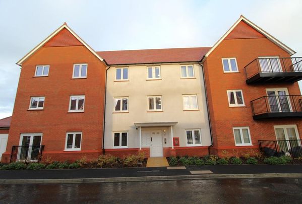 2 bedroom flat to rent - Photo 1