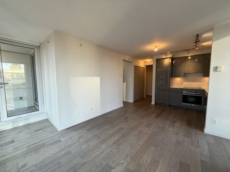 1 Bedroom - Photo 4