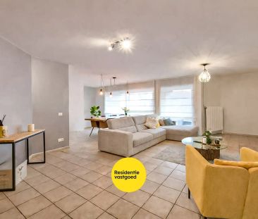 Zeer ruim duplex appartement met 3 slaapkamers in het centrum van G... - Photo 1