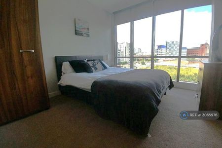 2 bedroom flat to rent - Photo 3