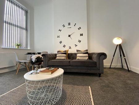 3 bedroom flat to rent - Photo 5