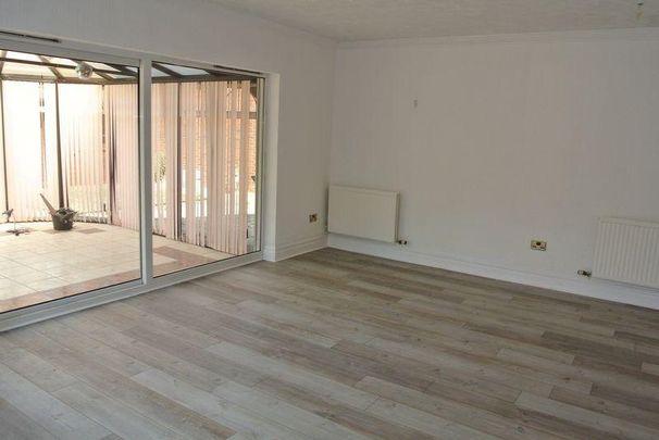 4 bedroom semi-detached house to rent - Photo 1