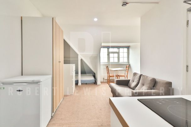 Self-Contained Studio (Inclusive of Utility Bills) – Falloden Way, NW11 6JJ - Photo 1