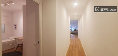 barcelona, Catalonia 08029 - Photo 5