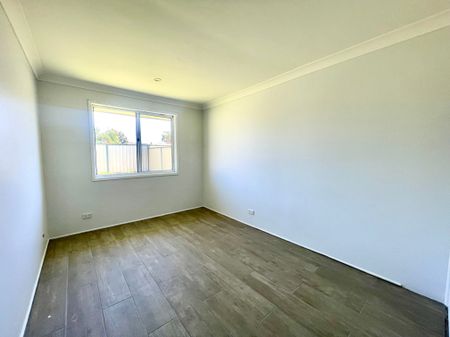 3 Bedroom Family Home in Green Valley - Photo 2