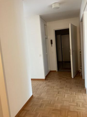 "Wohnung im Grünen mit 2 Balkonen in der nähe vom Bahnhof und Einkaufsm" - Foto 4